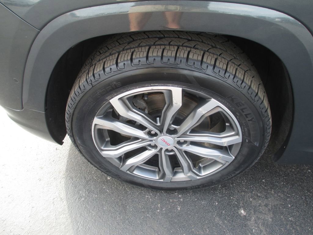 Used 2019 GMC Terrain Denali w/ Advanced Safety Package image 14