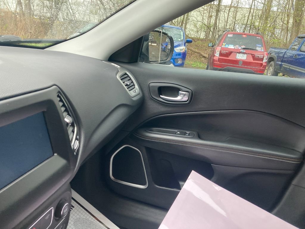 Used 2019 Jeep Compass Latitude AWD/4WD image 15