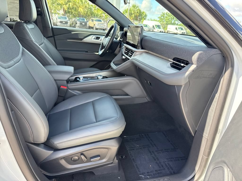 New 2027 Ford Explorer Active w/ Active Comfort Package RWD image 23