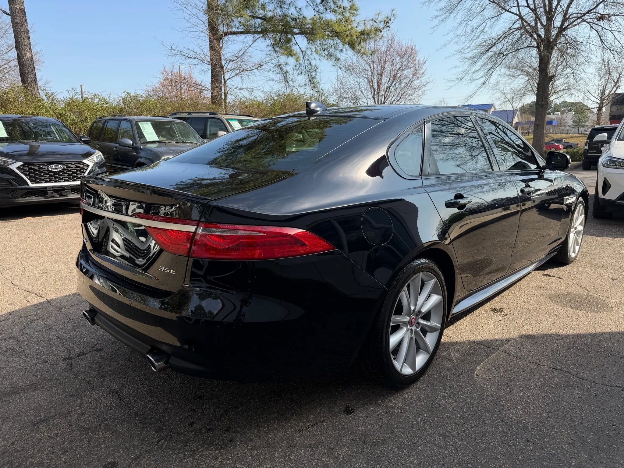 Used 2017 Jaguar XF R-Sport image 6