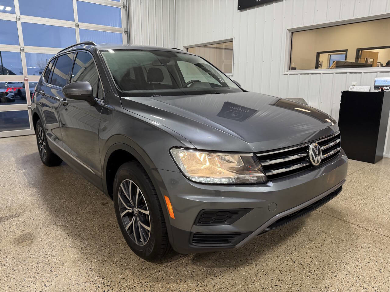 Used 2020 Volkswagen Tiguan S image 6