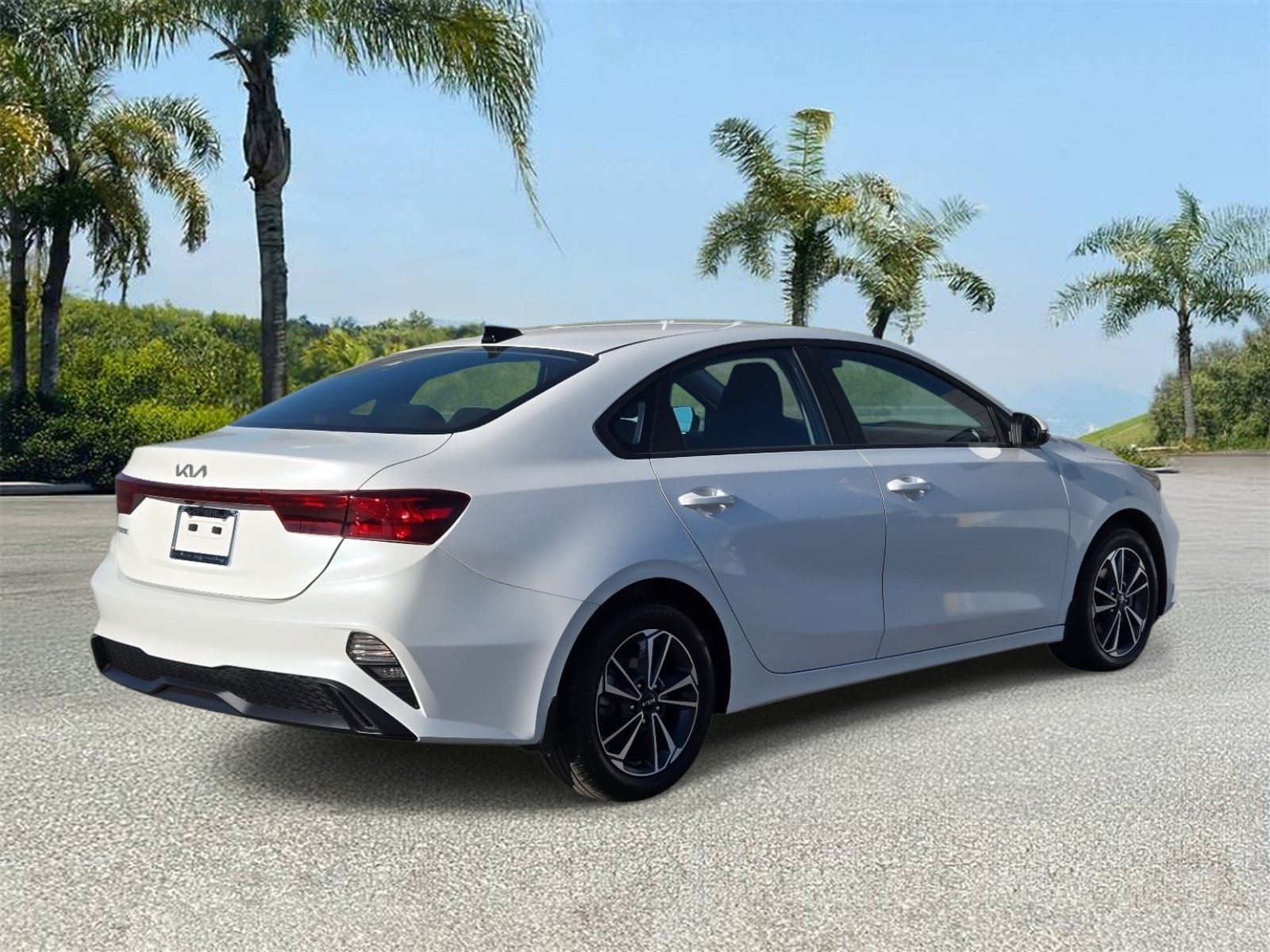 Used 2024 Kia Forte LXS w/ LXS Technology Package FWD image 4
