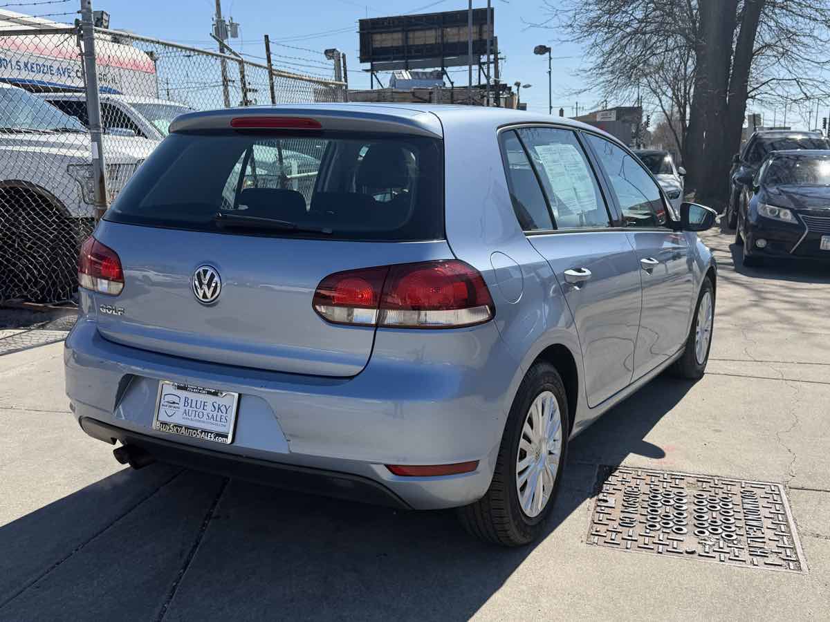 Used 2010 Volkswagen Golf 4-Door image 5
