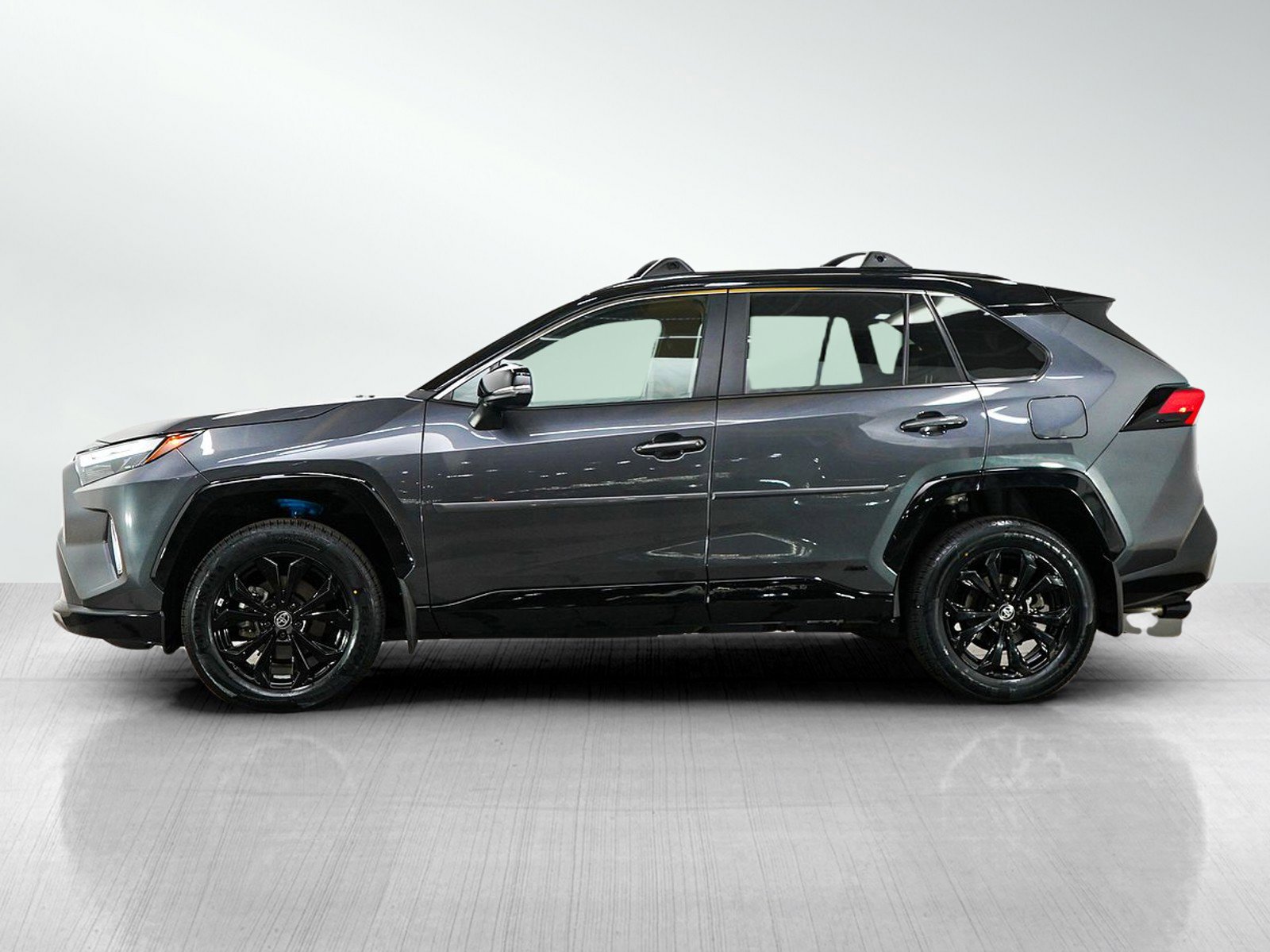 Used 2025 Toyota RAV4 XSE w/ Weather Package AWD/4WD image 2