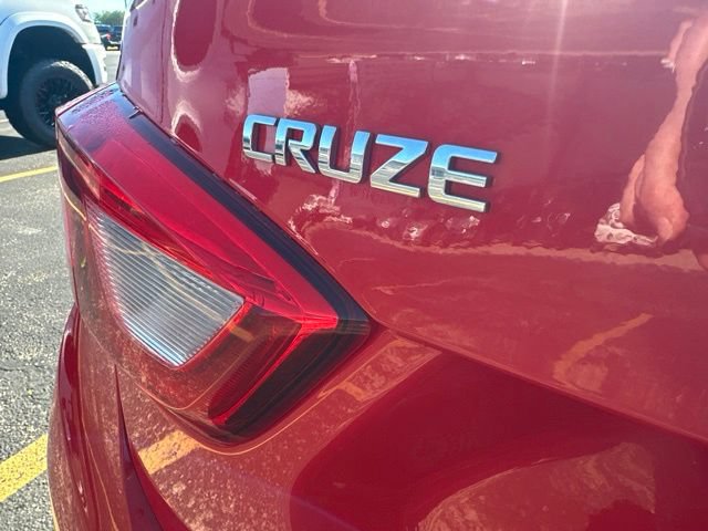 Used 2019 Chevrolet Cruze Sedan FWD image 12