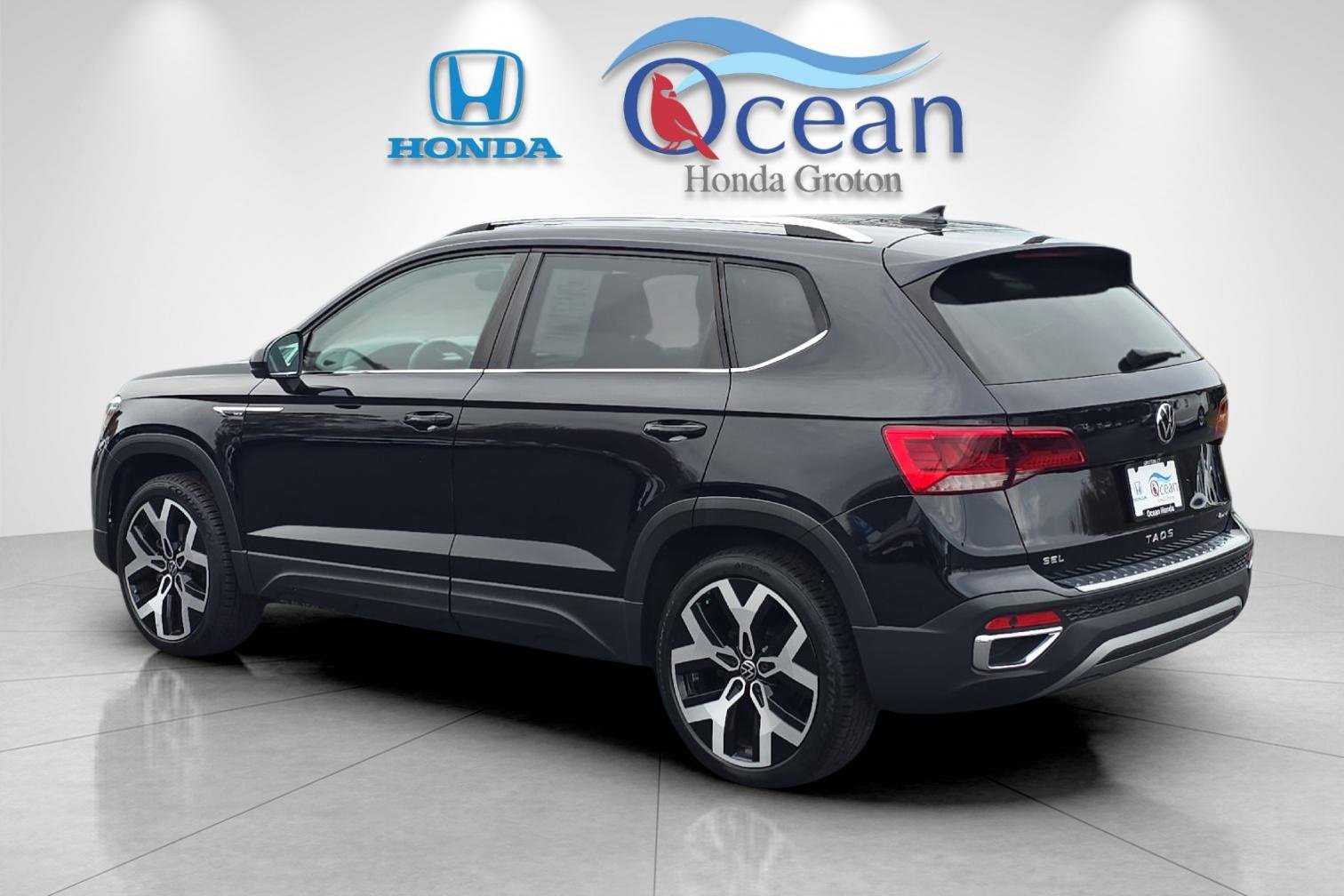 Used 2022 Volkswagen Taos SEL image 6