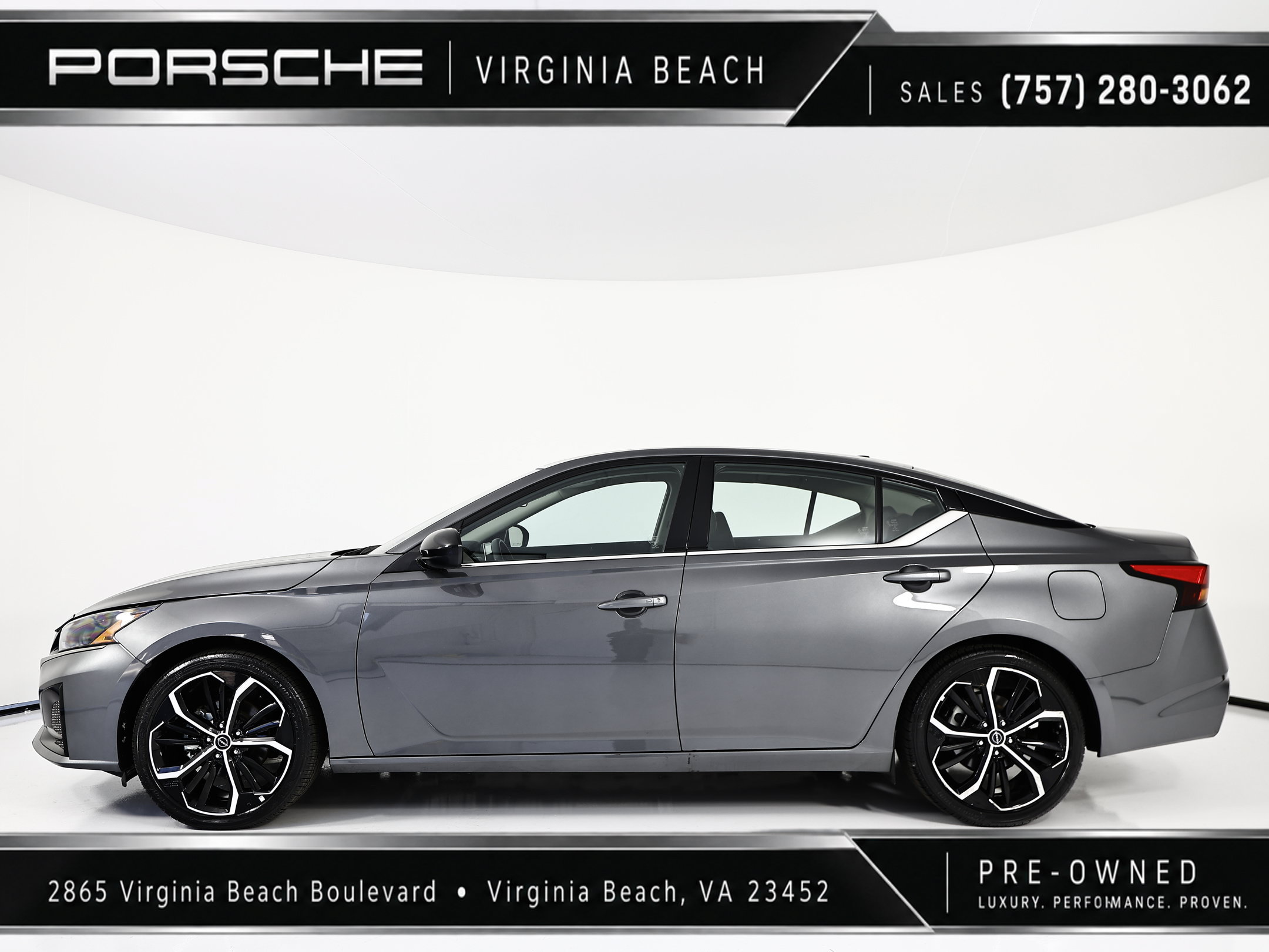 Used 2025 Nissan Altima 2.5 SR FWD image 2