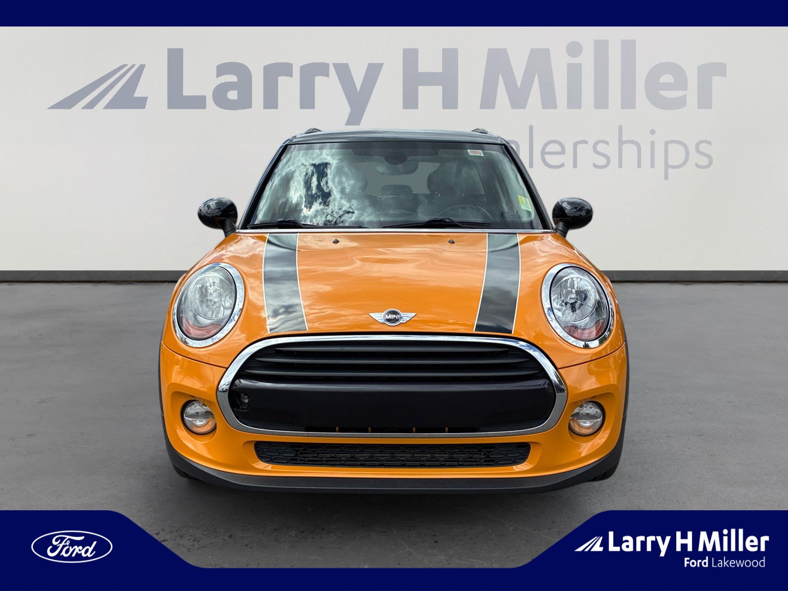 Used 2016 MINI Cooper 4-Door Hardtop image 8