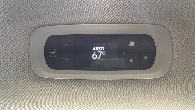 Used 2022 Chrysler Pacifica Touring-L FWD image 36