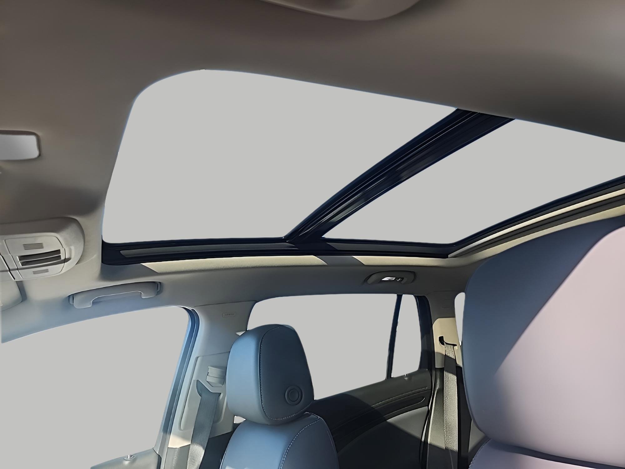 Used 2019 Buick Envision Premium w/ Driver Confidence Package image 27