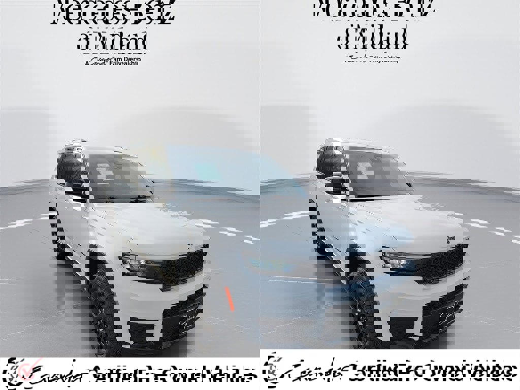 Used 2024 Jeep Grand Cherokee L Laredo image 1