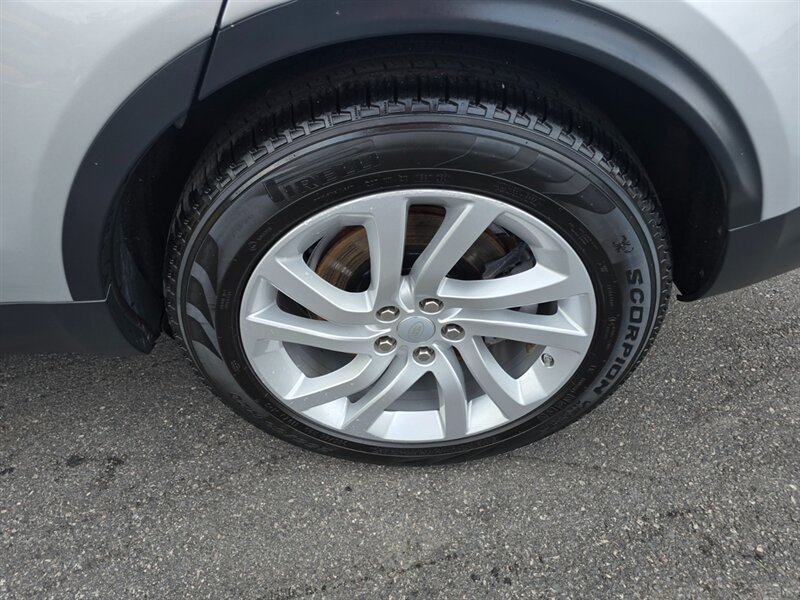 Used 2020 Land Rover Discovery HSE AWD/4WD image 30