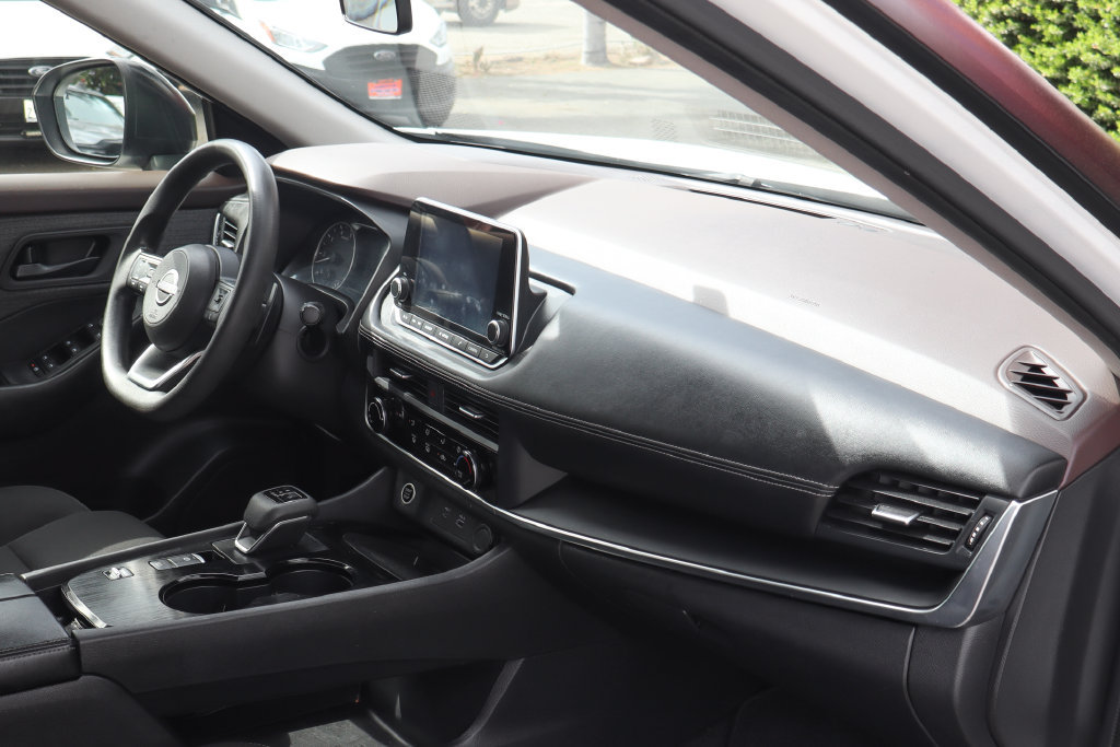 Used 2023 Nissan Rogue S FWD image 35