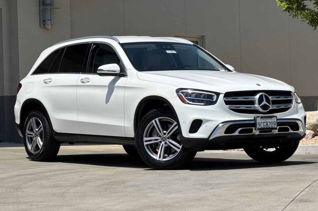 Used 2022 Mercedes-Benz GLC 300 image 2