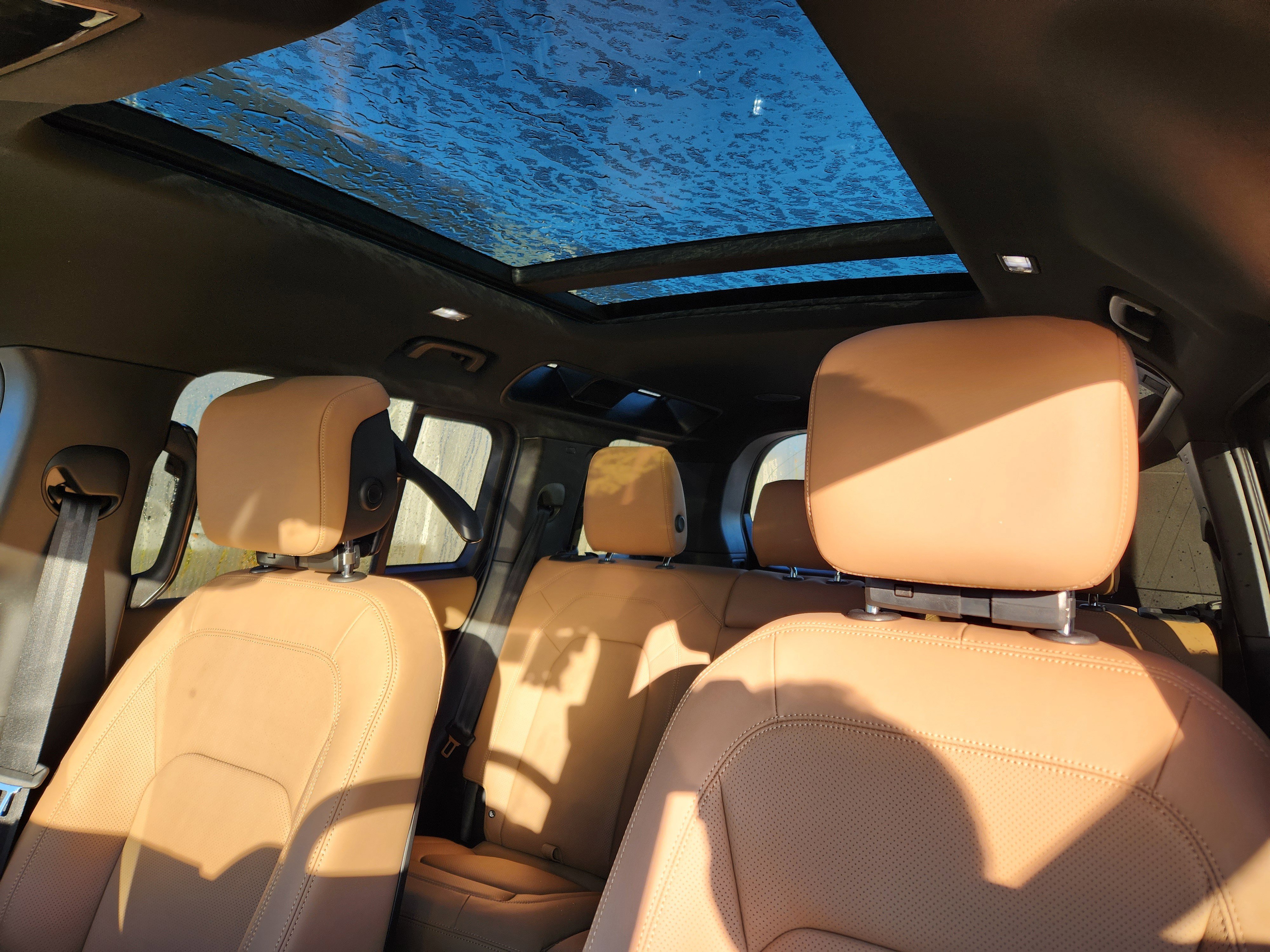 New 2026 Land Rover Defender 110 X-Dynamic SE image 10