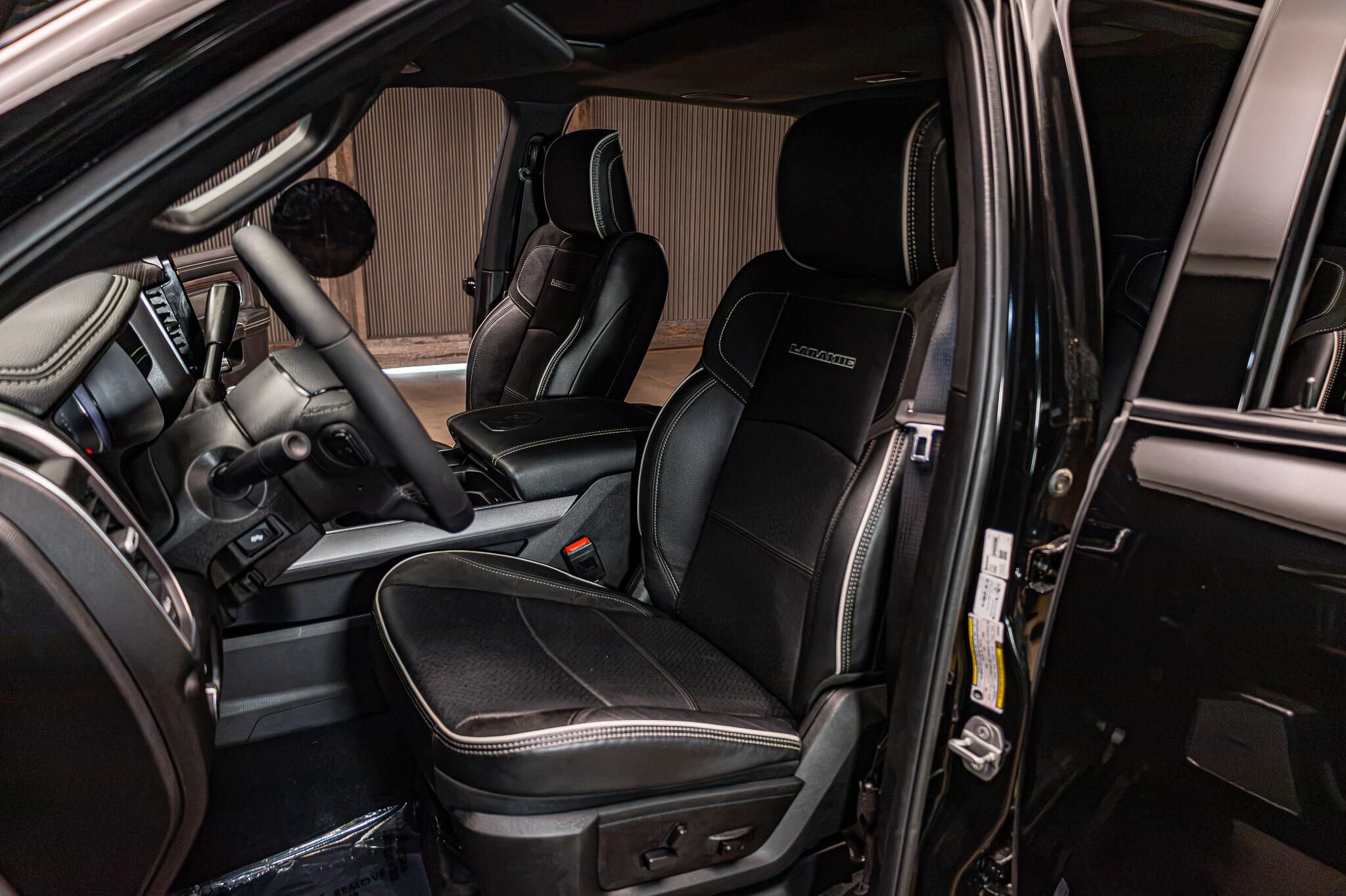 Used 2026 RAM 2500 Laramie AWD/4WD image 32