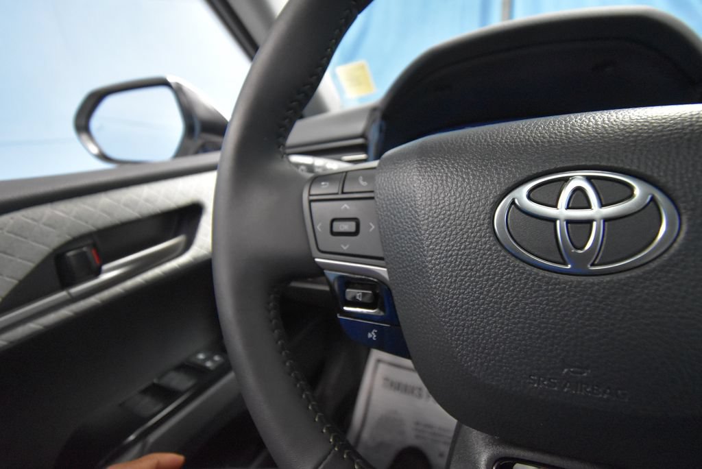 Used 2025 Toyota Camry XLE AWD/4WD image 10
