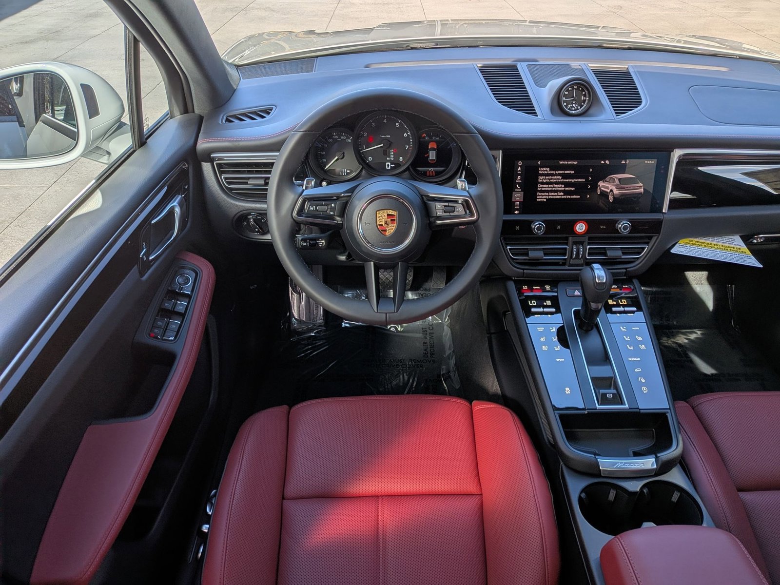 New 2026 Porsche Macan image 16