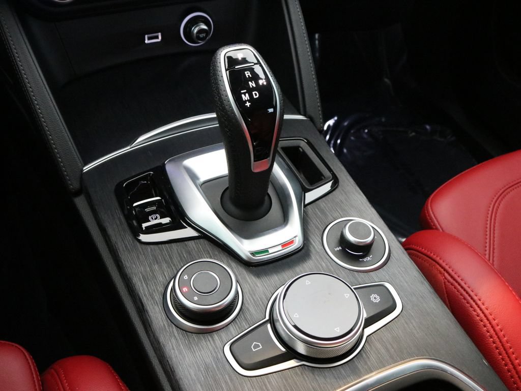 Used 2023 Alfa Romeo Stelvio Sprint AWD/4WD image 19