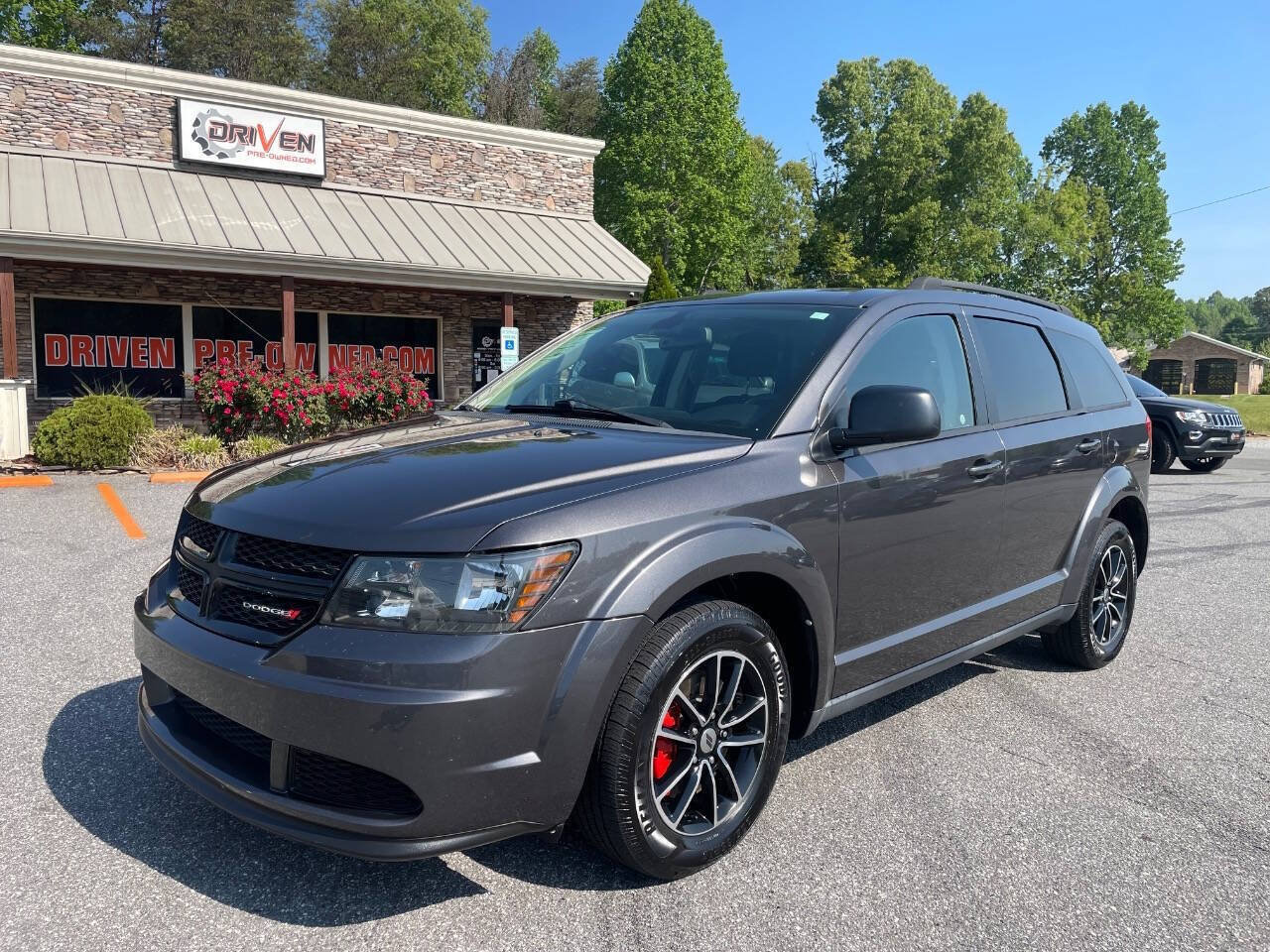 Used 2018 Dodge Journey SE w/ Blacktop Package FWD image 5