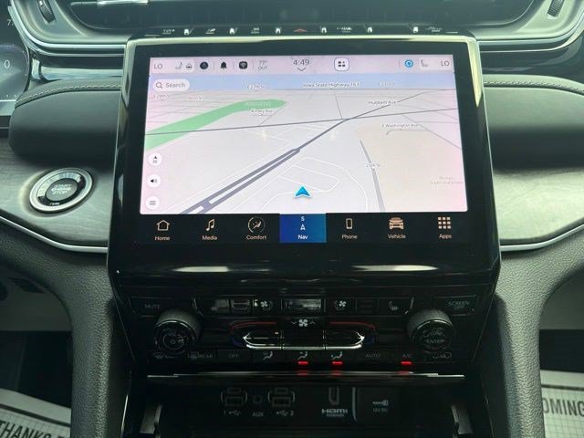 Used 2023 Jeep Grand Cherokee Limited w/ Luxury Tech Group II AWD/4WD image 23