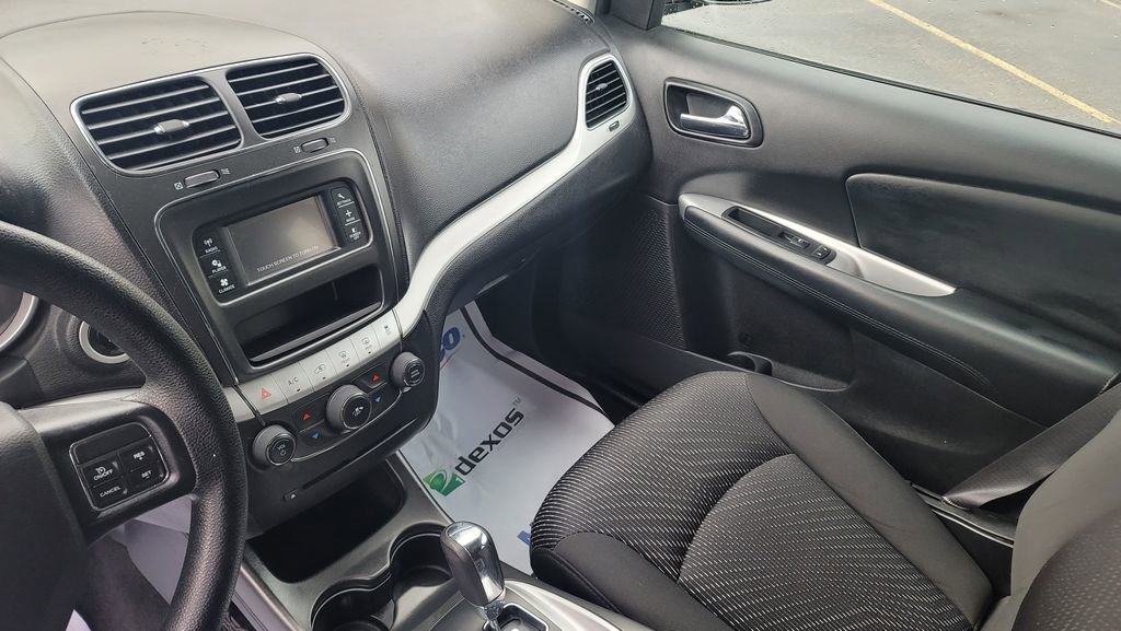 Used 2016 Dodge Journey SE w/ Flexible Seating Group image 23