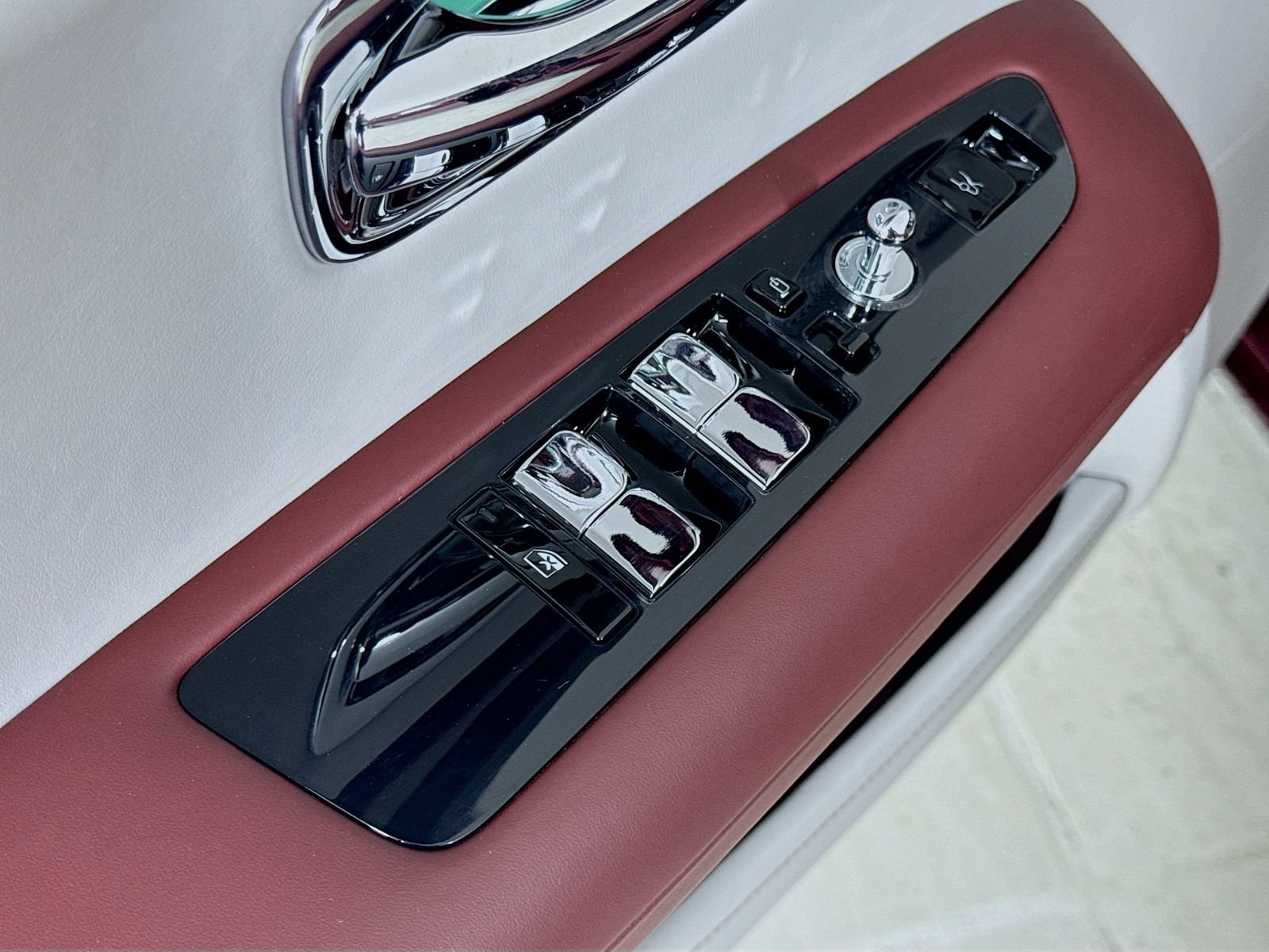 Certified 2024 Rolls-Royce Ghost Extended Wheelbase AWD/4WD image 17