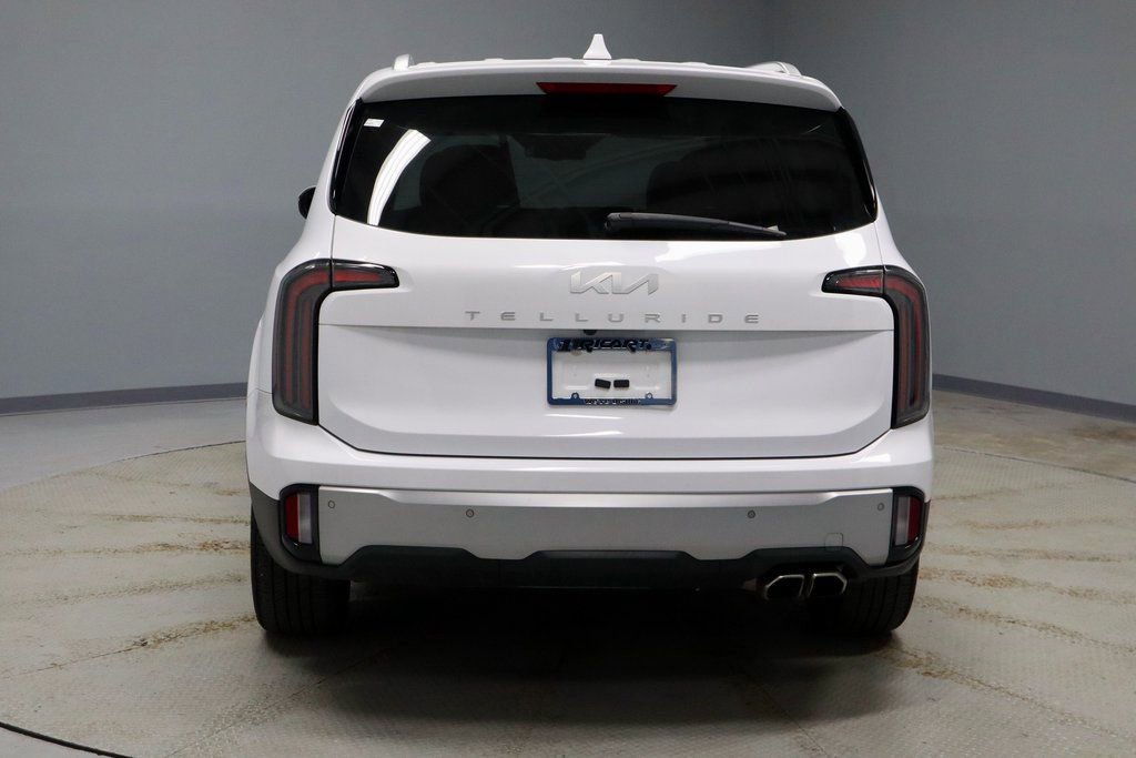 Used 2023 Kia Telluride EX w/ EX Captain's Chair Package image 11