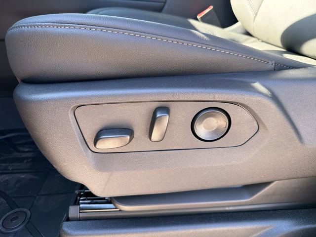 New 2026 Chevrolet Suburban LT w/ Comfort Package image 22