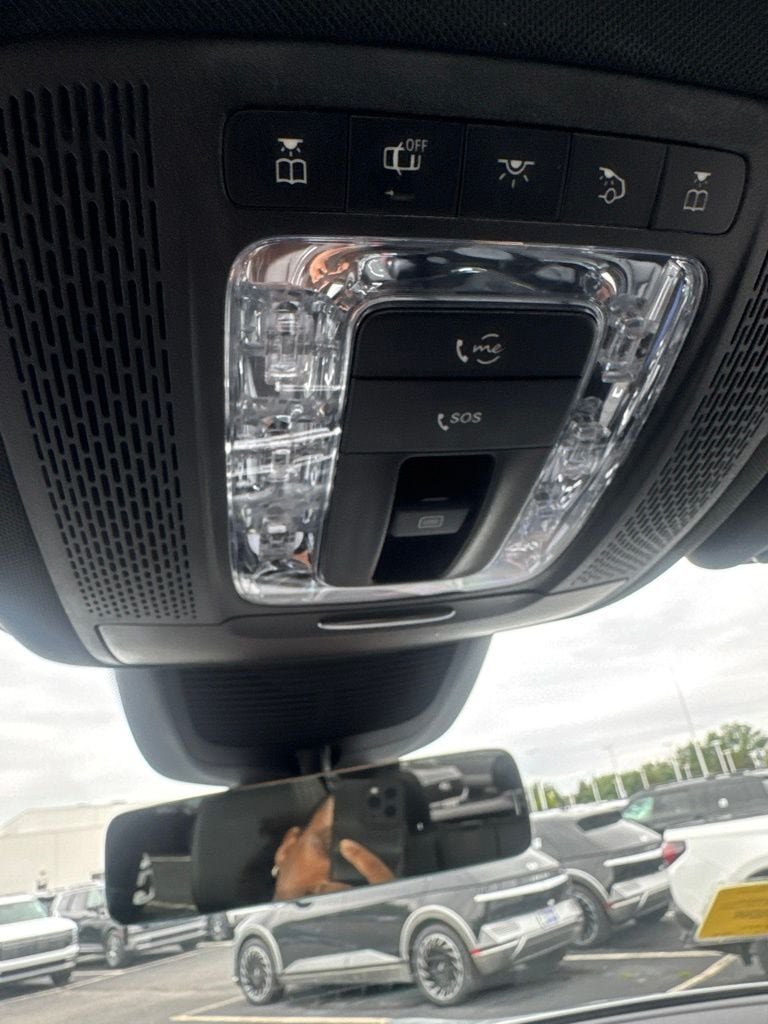 Used 2021 Mercedes-Benz GLE 450 4MATIC w/ Premium Package image 22
