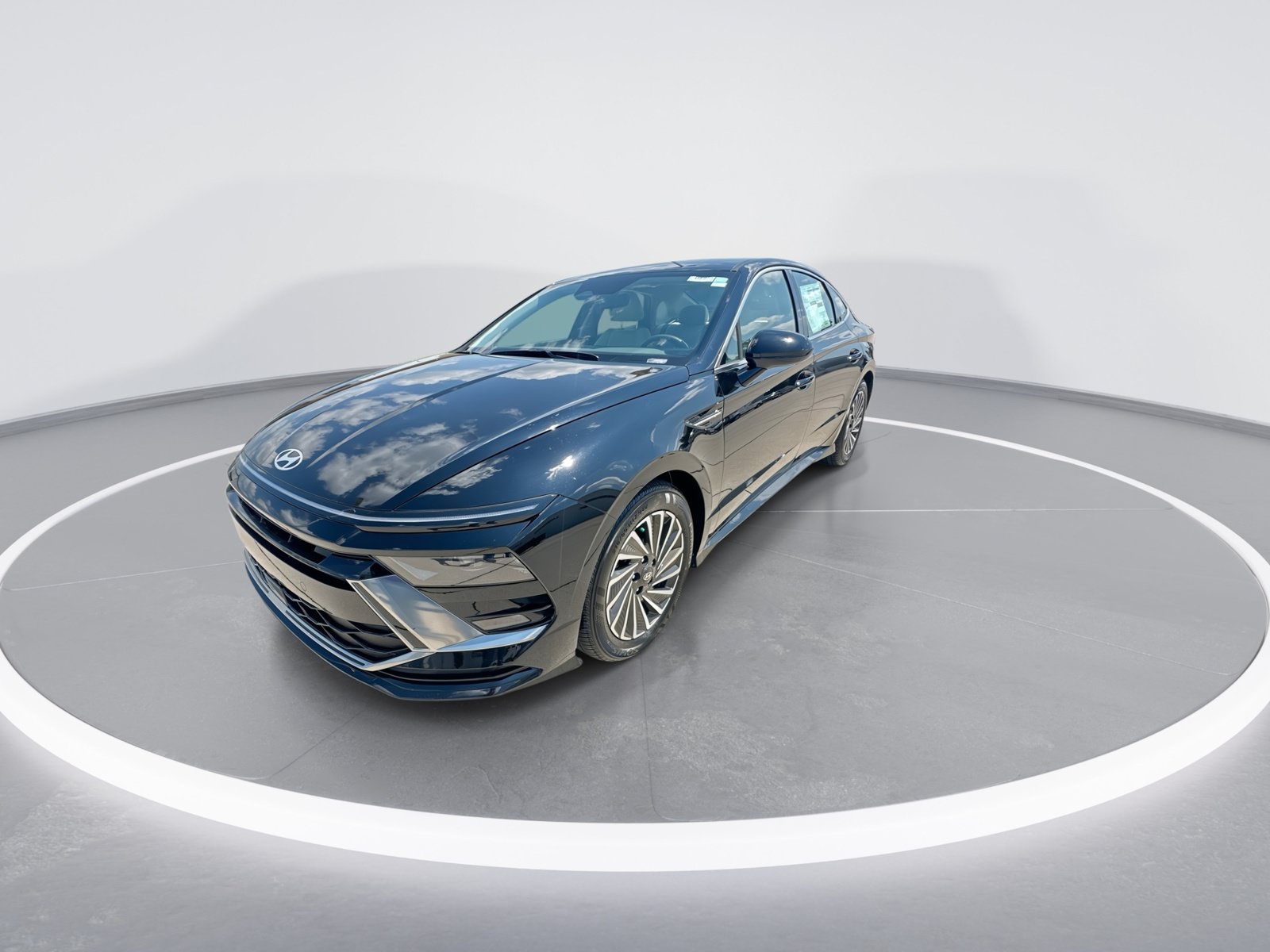 Used 2025 Hyundai Sonata SEL FWD image 4
