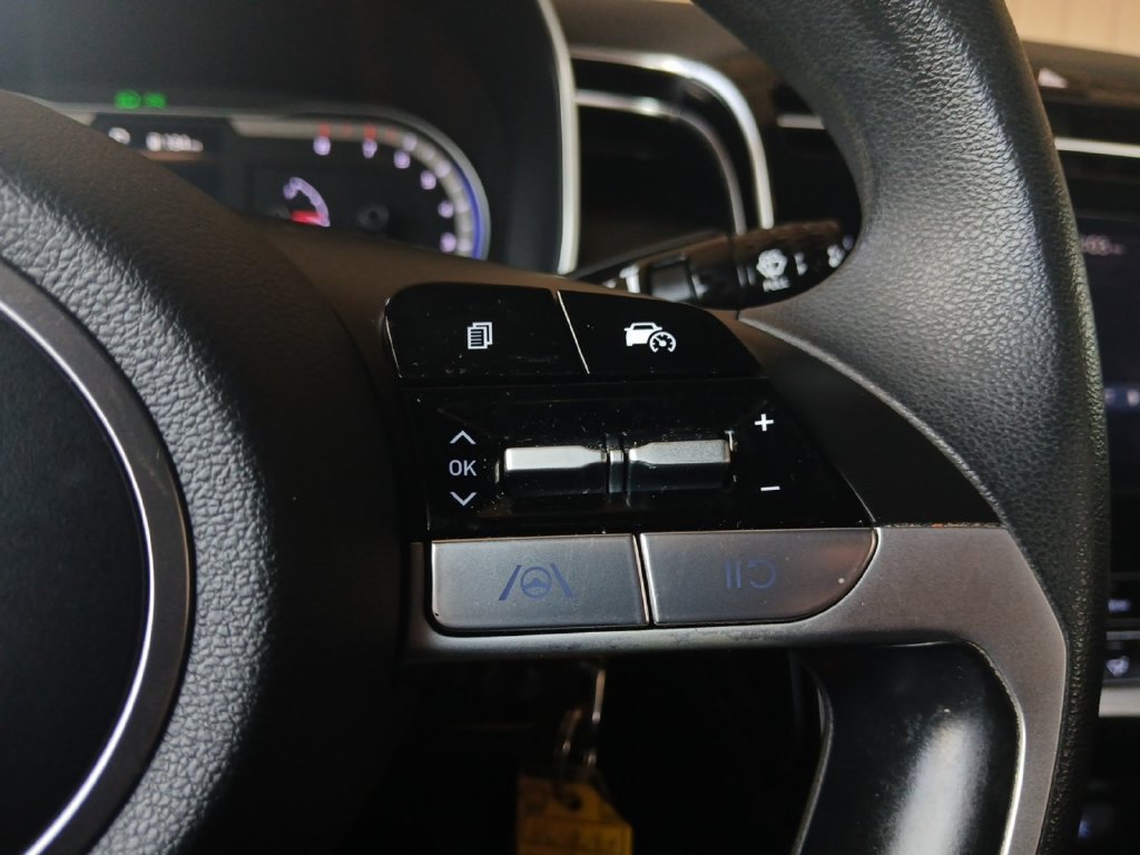 Used 2024 Hyundai Santa Cruz SE FWD image 18