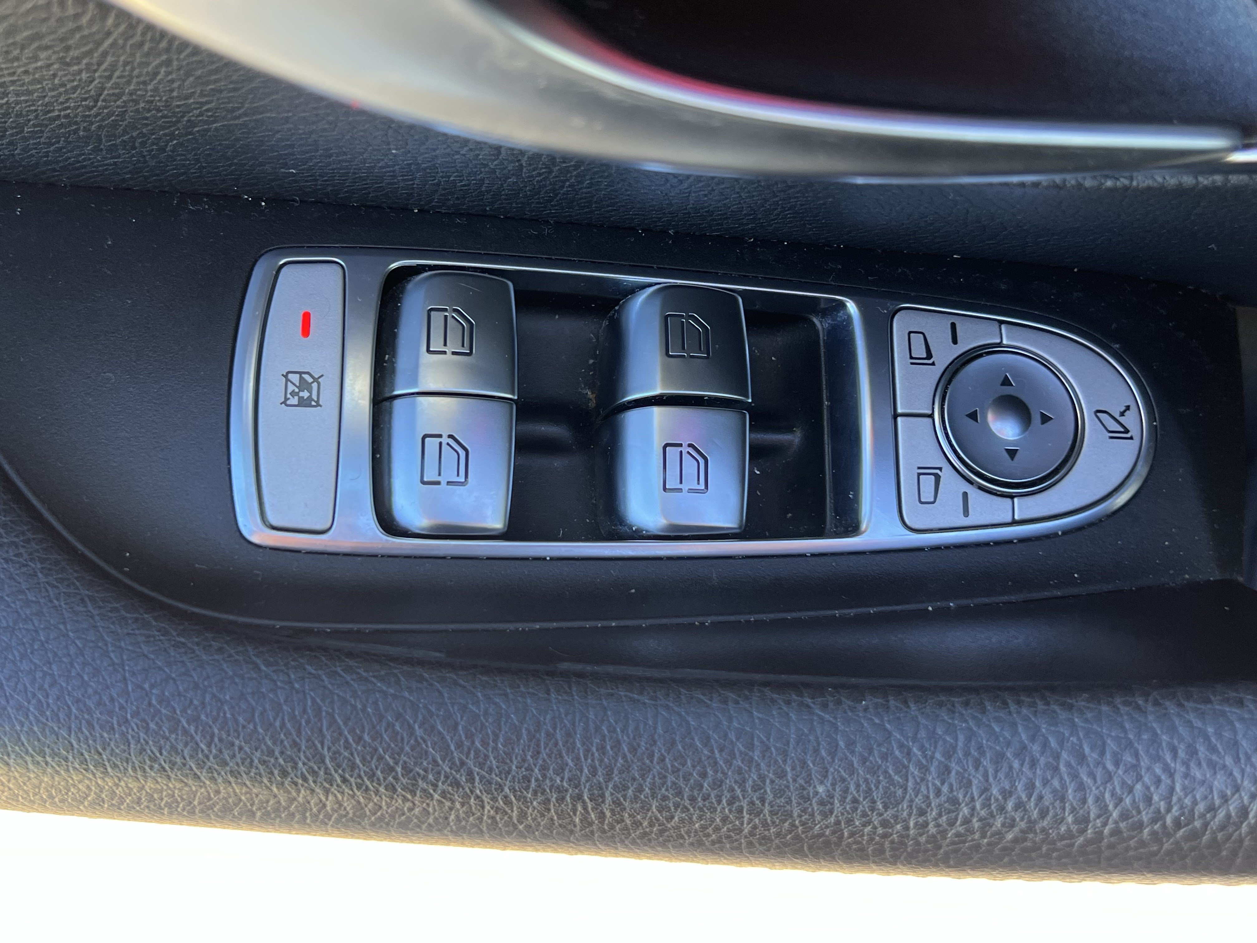 Used 2020 Mercedes-Benz E 350 4MATIC Sedan image 15