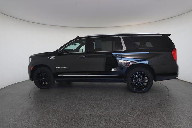 Used 2022 GMC Yukon XL Denali image 7