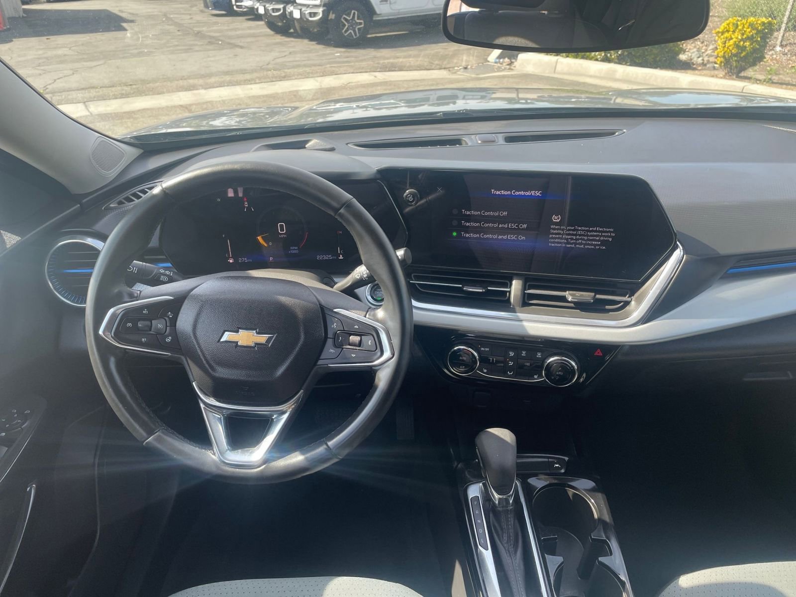 Used 2025 Chevrolet Trax LT w/ LT Convenience Package image 39