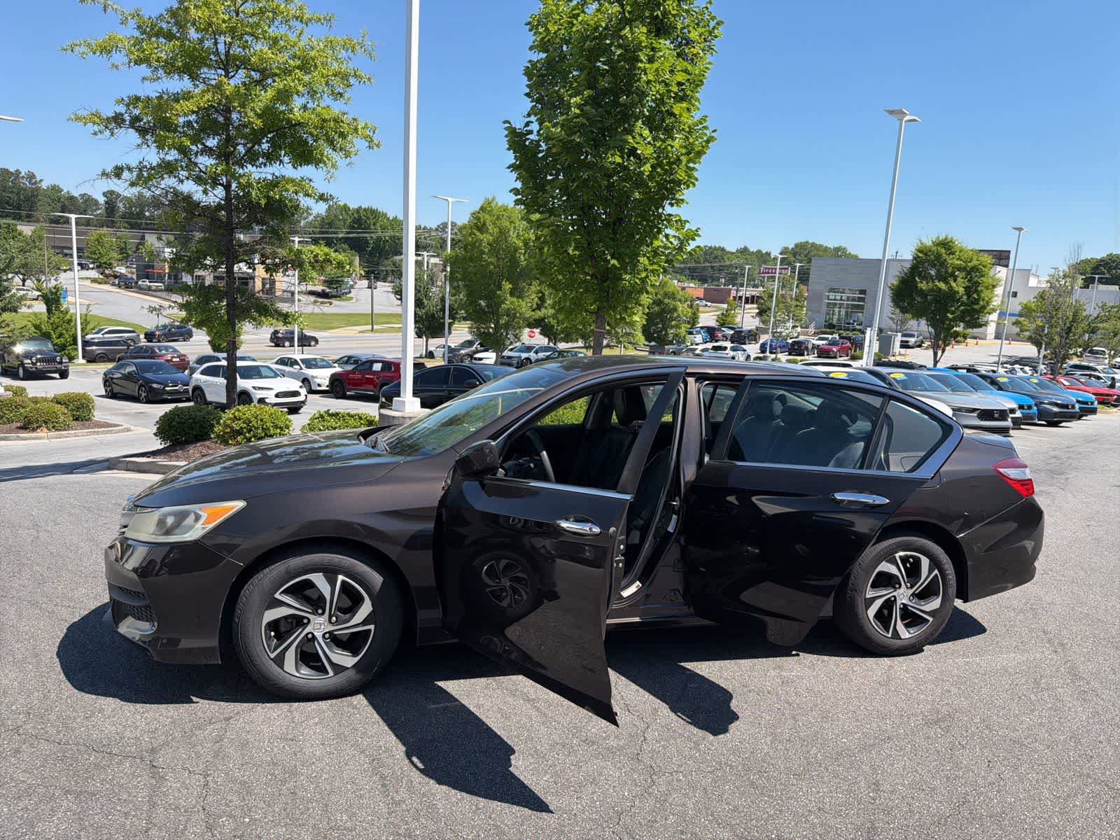 Used 2017 Honda Accord LX image 18