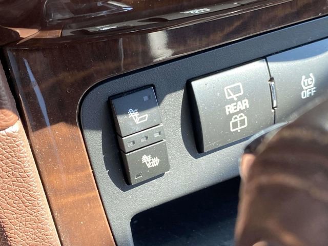 Used 2013 Buick Enclave Leather FWD image 19