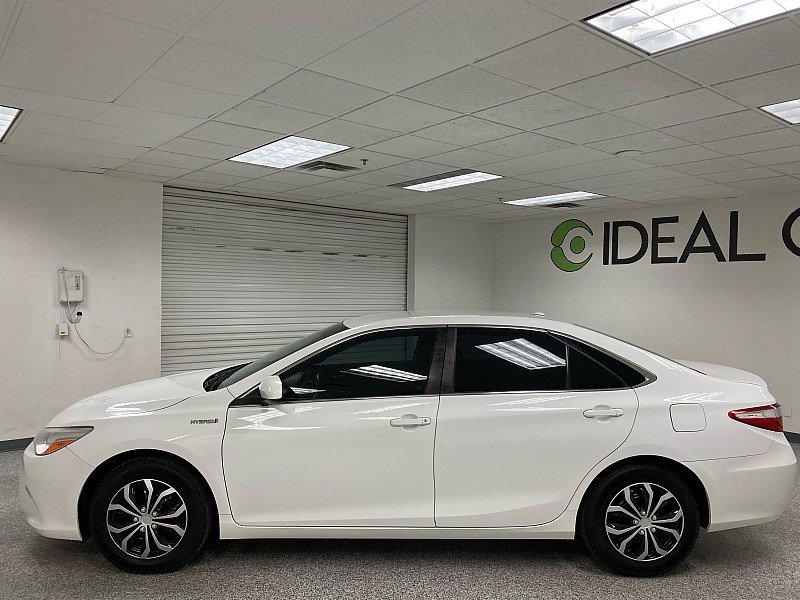 Used 2015 Toyota Camry LE image 8