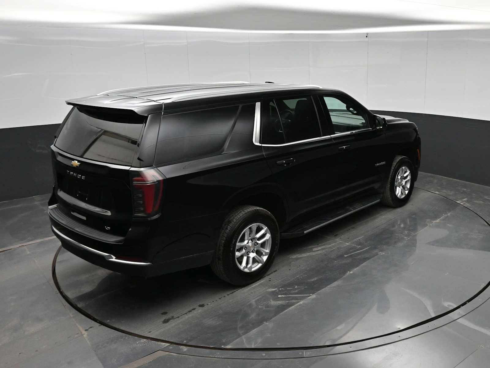 Used 2025 Chevrolet Tahoe LT AWD/4WD image 35