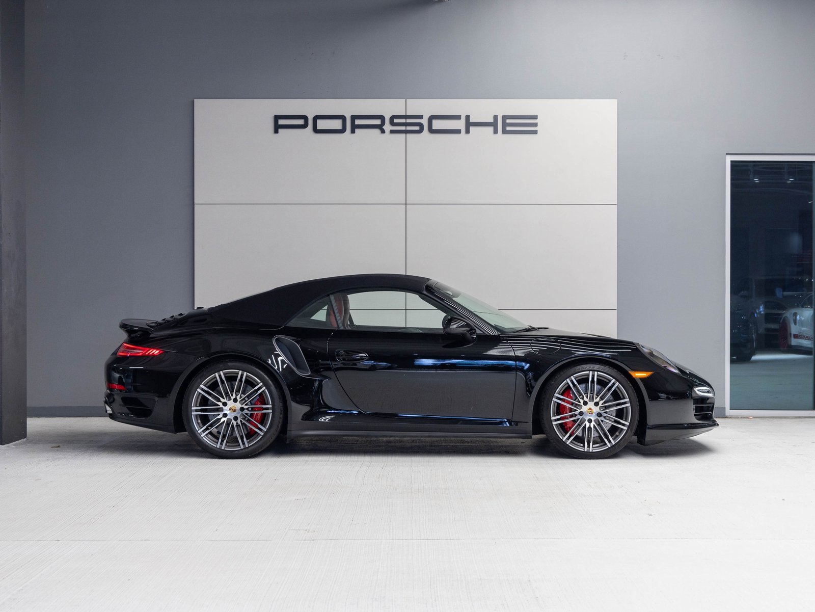 Used 2015 Porsche 911 Turbo image 8