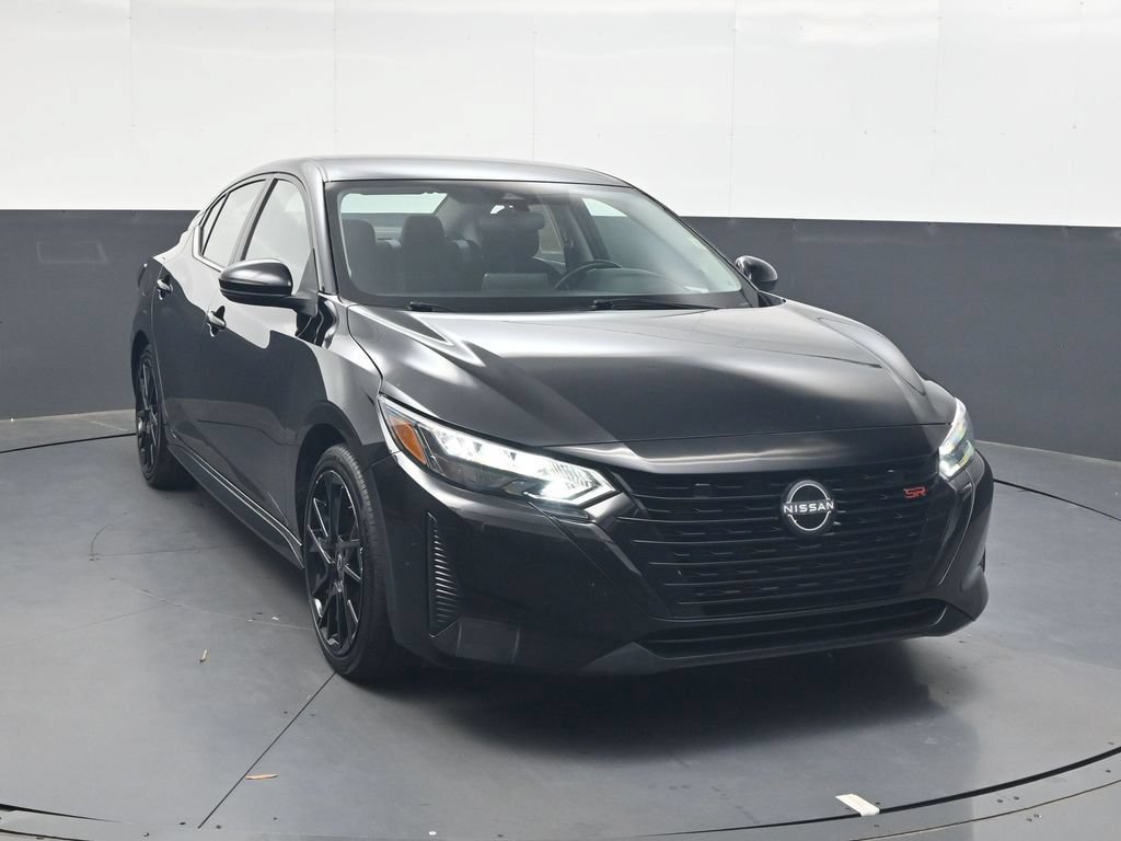 Used 2025 Nissan Sentra SR w/ Midnight Edition FWD image 2