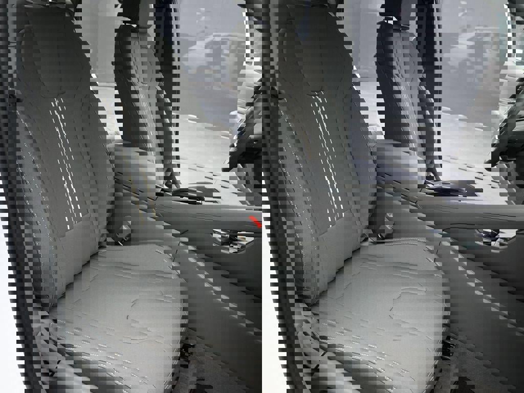 New 2025 Hyundai Elantra Sport image 30