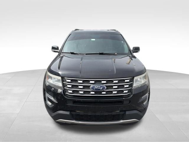 Used 2016 Ford Explorer XLT w/ Equipment Group 202A AWD/4WD image 3