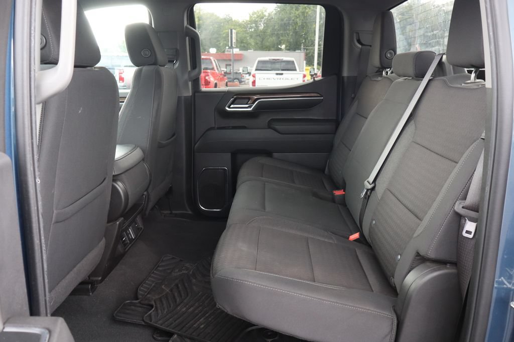 Used 2024 Chevrolet Silverado 1500 LT AWD/4WD image 16