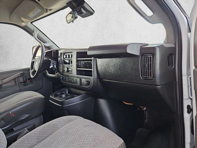 Used 2020 Chevrolet Express 3500 LT w/ LT Preferred Equipment Group RWD image 18