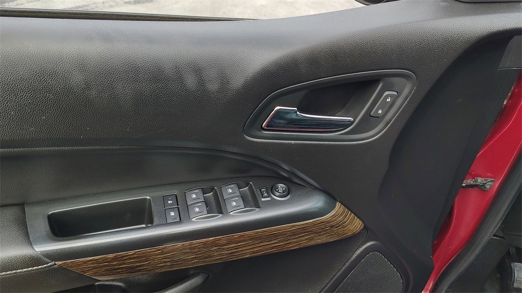 Used 2018 GMC Canyon Denali image 9