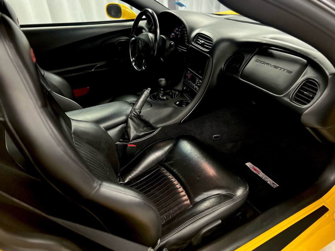 Used 2003 Chevrolet Corvette Z06 w/ Memory Package, 3 Drivers image 21