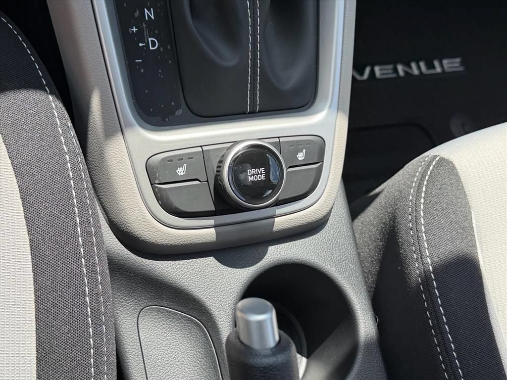 New 2026 Hyundai Venue SEL FWD image 21