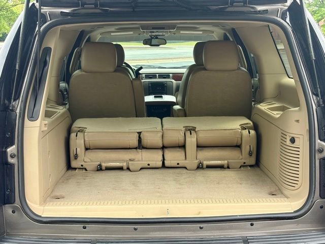 Used 2011 GMC Yukon XL SLT RWD image 17