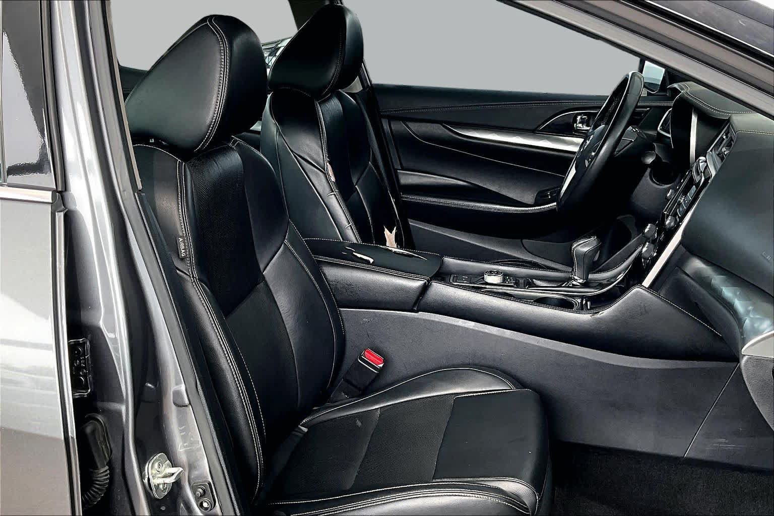 Used 2020 Nissan Maxima 3.5 SV w/ Floor Mat Group FWD image 9